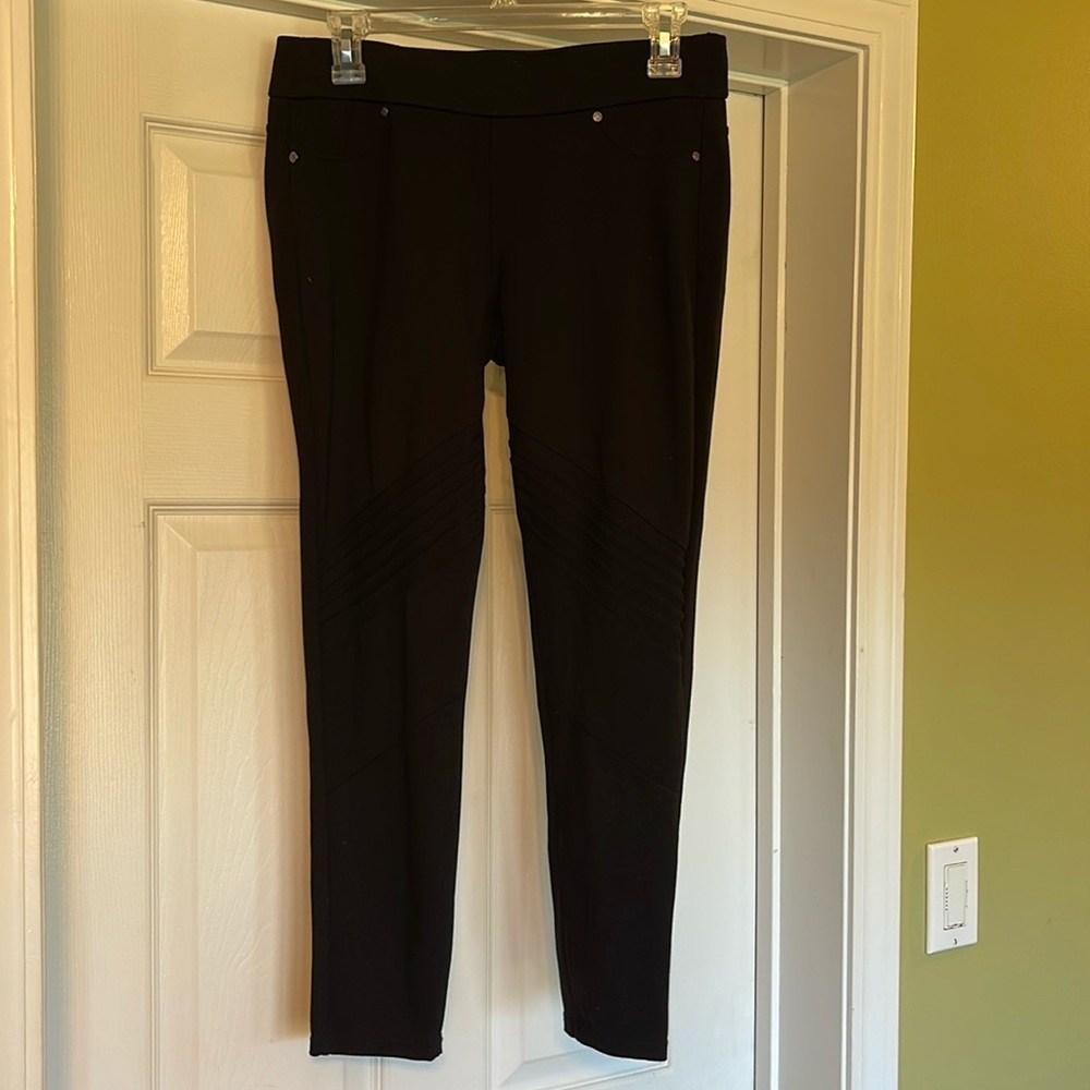 Celebrity Pink Mid Rise Skinny Size M